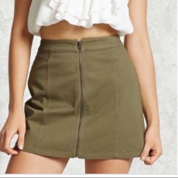 HnM olive green mini skirt - Picture 1 of 4